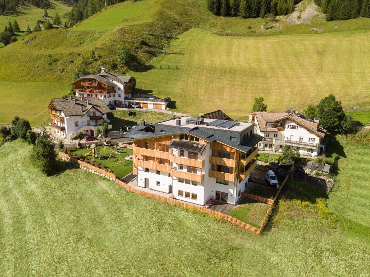 Declara B&B And Apartaments Colfosco Kültér fotó